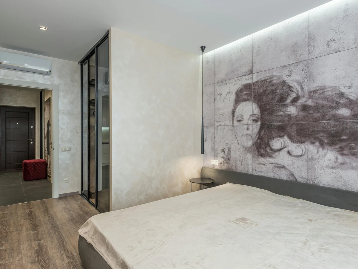 Artistic feature wall in bedroom painted by Ipswich Painters