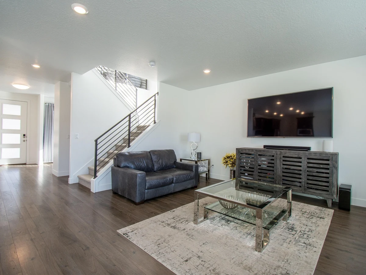 Modern living room with feature wall painting by Ipswich Painters